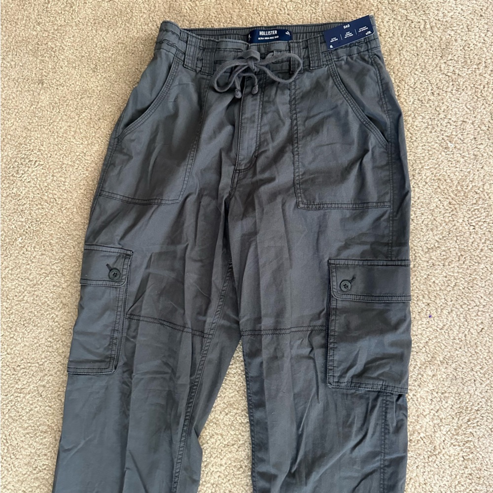 Women’s Hollister Dad Cargo Straight Leg Pants